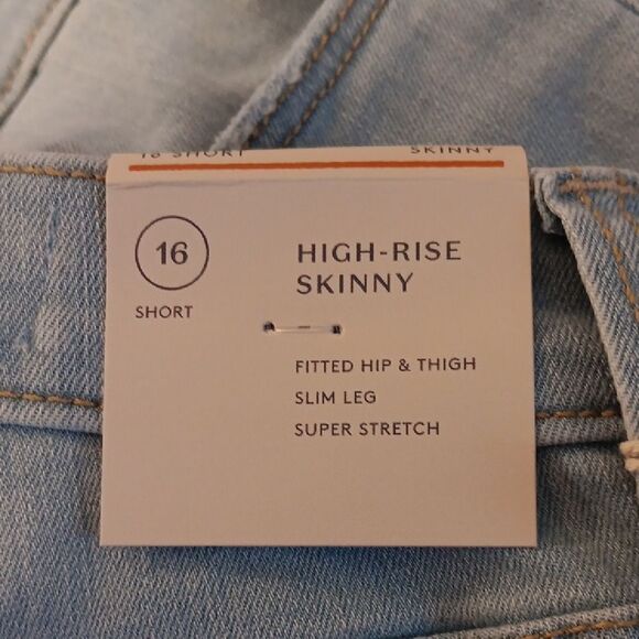 High Rise Skinny Super Stretch 16 Short Women's Jean's NWT - Picture 2 of 9